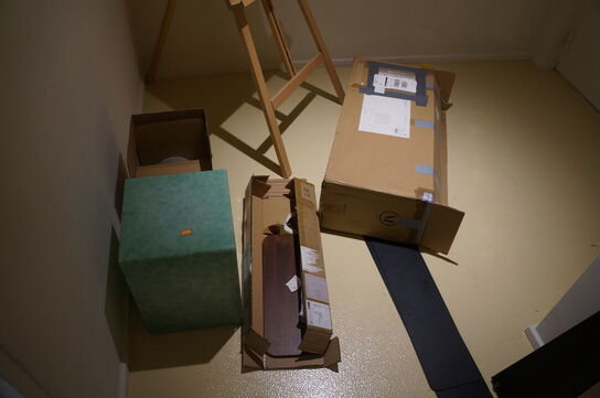 Diverse ukomplette møbler