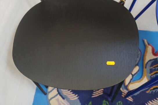 2 stk. Stole NEW WORKS MISSING CHAIR