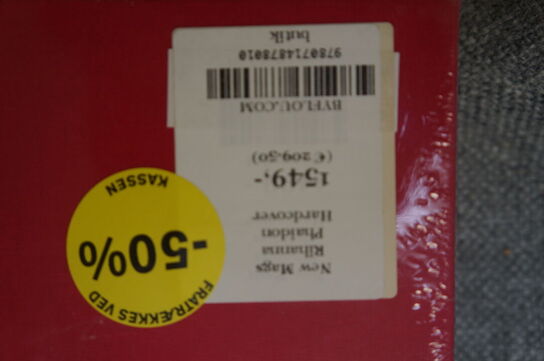 Coffetable bog  RIHANNA NEW MAGS