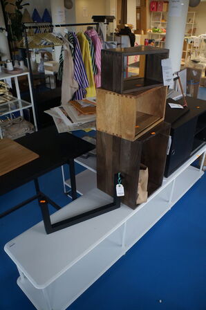 3 stk. Kasser inkl. Hylde