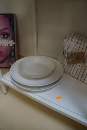 Tallerkner, vase, m.v.