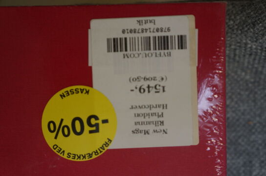 Coffetable bog  RIHANNA NEW MAGS