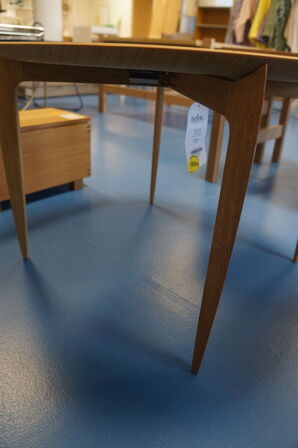 Bakkebord FRITZ HANSEN OLIERET EG