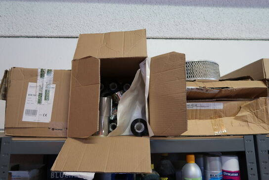 4 stk. lagerreoler med indhold