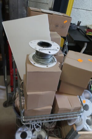 Indkøbsvogn med indhold