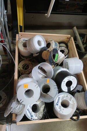 Indkøbsvogn med indhold