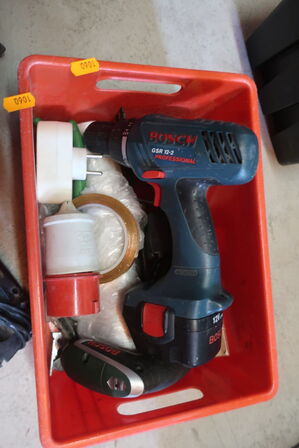 Kasse med div. Håndværktøj BOSCH m.fl.