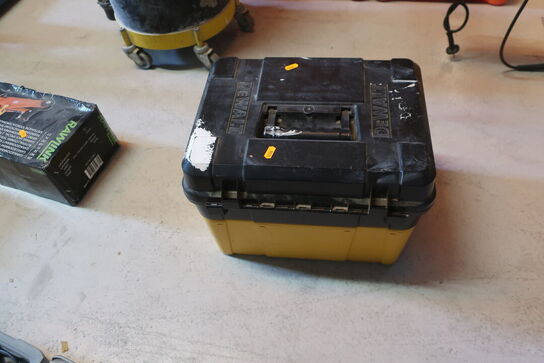 Kasse med div. Værktøj