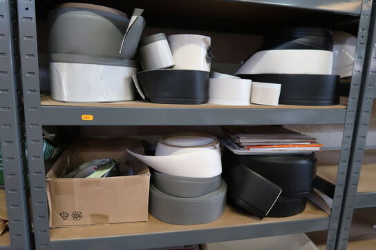 4 stk. lagerreoler med indhold