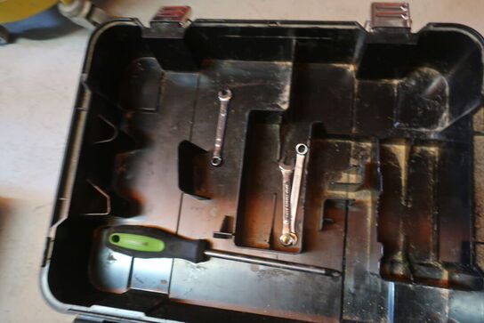 Kasse med div. Værktøj