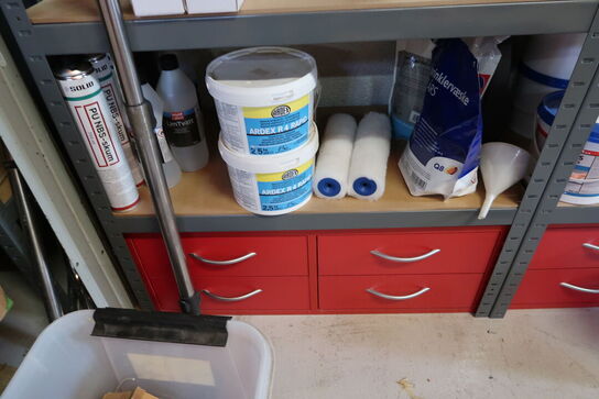 4 stk. lagerreoler med indhold