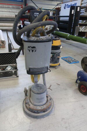 Skuremaskine NUMATIC HFM1515G