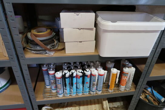 4 stk. lagerreoler med indhold