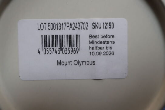 Flyttekasse med løs te i bøtter