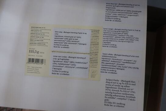 18 kasser med brevte