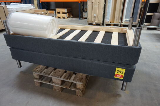 Nordisk Fjer boxmadrasseng 180x200 cm med stålben og topmadras 