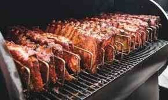 Traeger Spareribsholder 