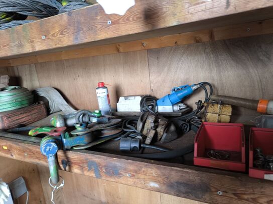 Hylde m. indhold stålwire m.v.