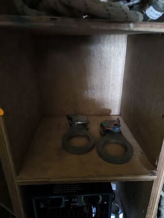 Hylde m. div. sikkerhedsudstyr