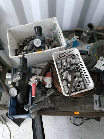 Arbejdesbord m. div. værktøj 