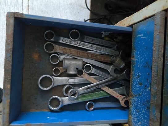 Arbejdesbord m. div. værktøj 