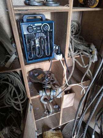 Hylde m. div. sikkerhedsudstyr