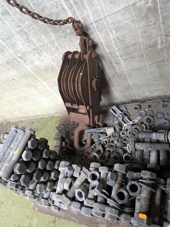 Industriboltskruer m. krantalje