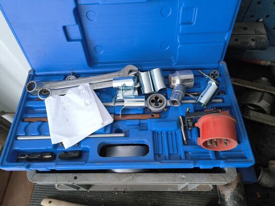 Arbejdsbord m. div. værktøj 