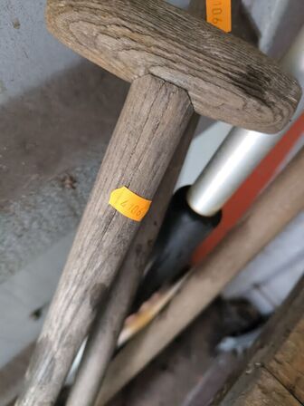 Div. Værktøj: skovl, kost mv. 