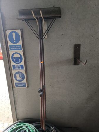 Div. Haveredskaber koste, skovle mv.  