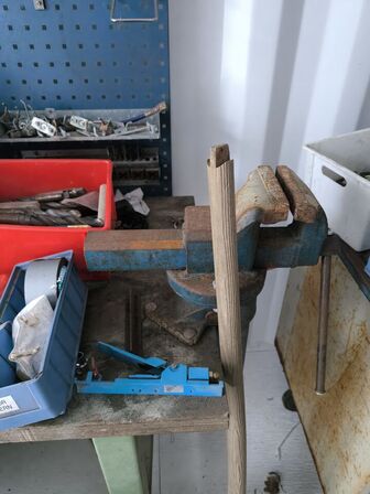 Arbejdsbord m. div. værktøj 