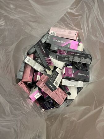 Pose med Hårfarver REVLON