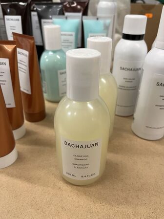 Parti med Hårprodukt ILES FORMULAR + Hårbørster