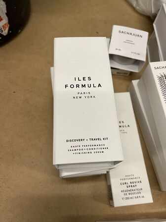 Parti med Hårprodukt ILES FORMULAR + Hårbørster