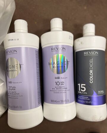 2 Poser med Hårprodukt REVLON 900 ml  