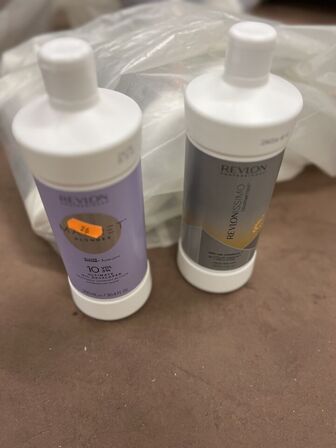 2 Poser med Hårprodukt REVLON 900 ml  