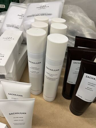 Parti med Hårprodukt ILES FORMULAR + Hårbørster