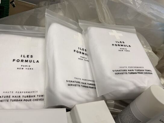 Parti med Hårprodukt ILES FORMULAR + Hårbørster