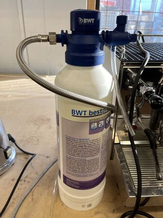 Expressomaskine med tilbehør KAFFESELSKABET