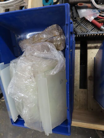 Indholdet på pallen