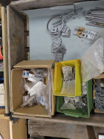 Indholdet på pallen