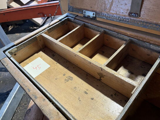 2 ks. med træværktøj