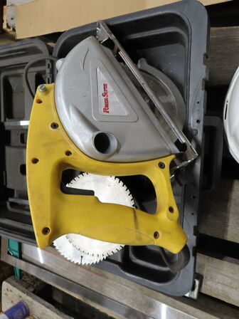 Indholdet på pallen