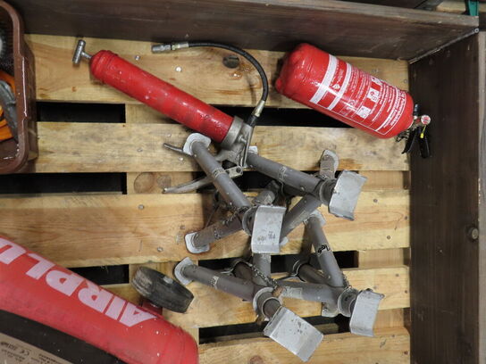 Indholdet på pallen