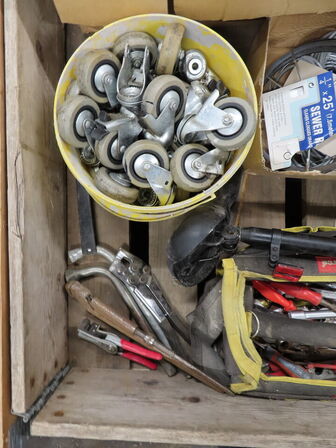 Indholdet på pallen