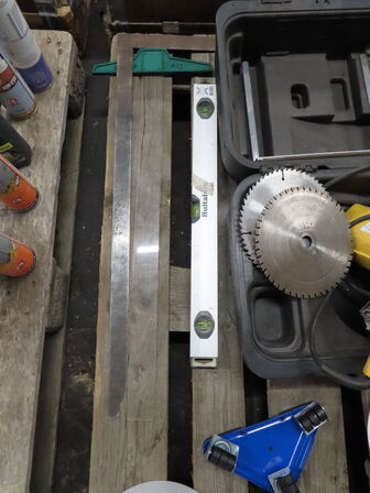 Indholdet på pallen