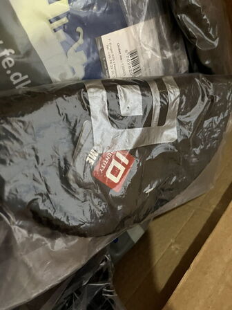 Div. arbejdstøj i kassen