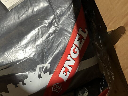 Div. arbejdstøj i kassen