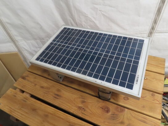 Salgsvogn med solpanel og strøm til køletaske