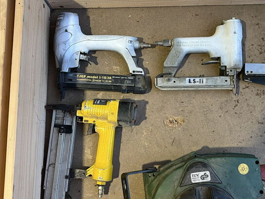 Indholdet på pallen